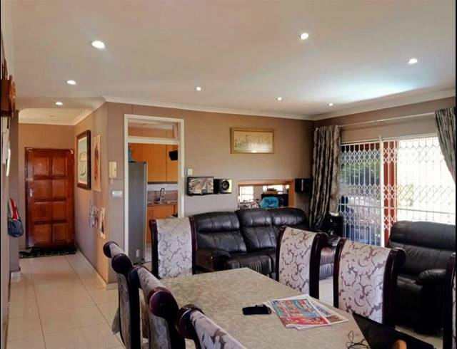 4 BEDROOM HOUSE FOR SALE IN SEA VIEW